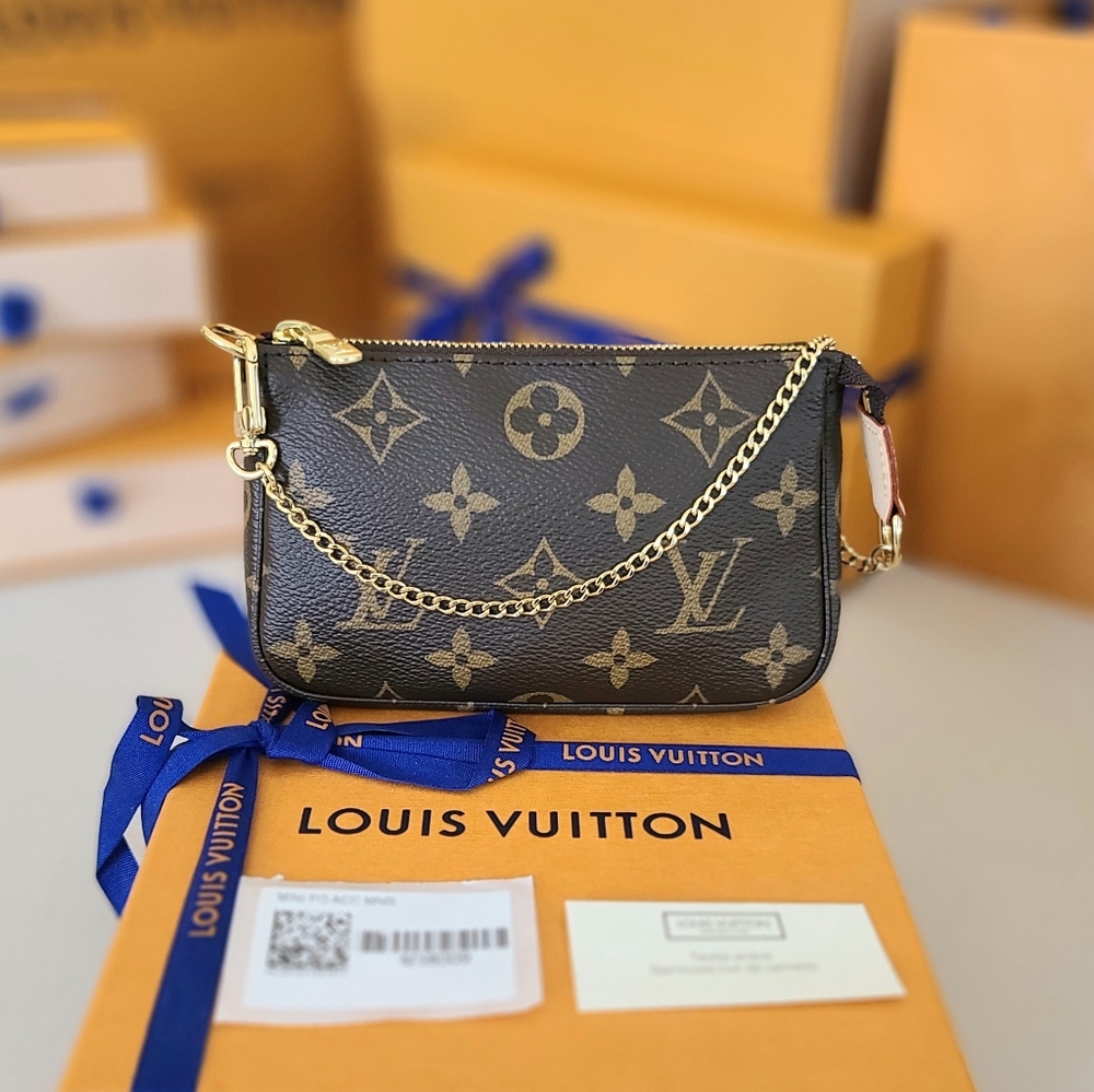 2 days sale! MiNi  Pochette Accessoires NWT